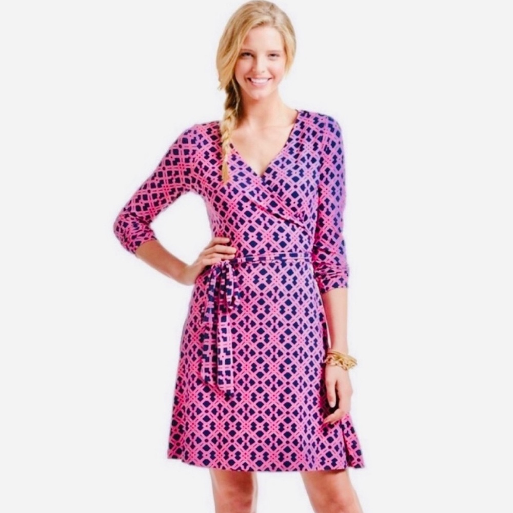 🐳Vineyard Vines Long-Sleeve Lattice Knit Wrap Dress
Size Small | Pink & Blue🐳